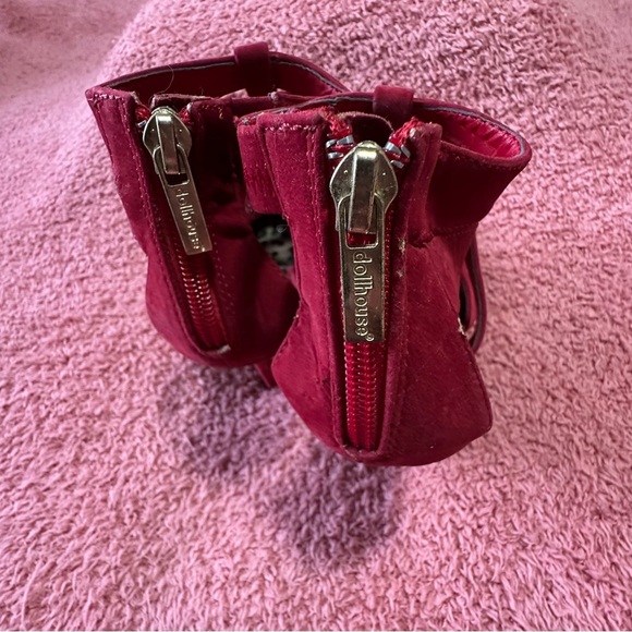 Women’s Heels - Picture 6 of 9